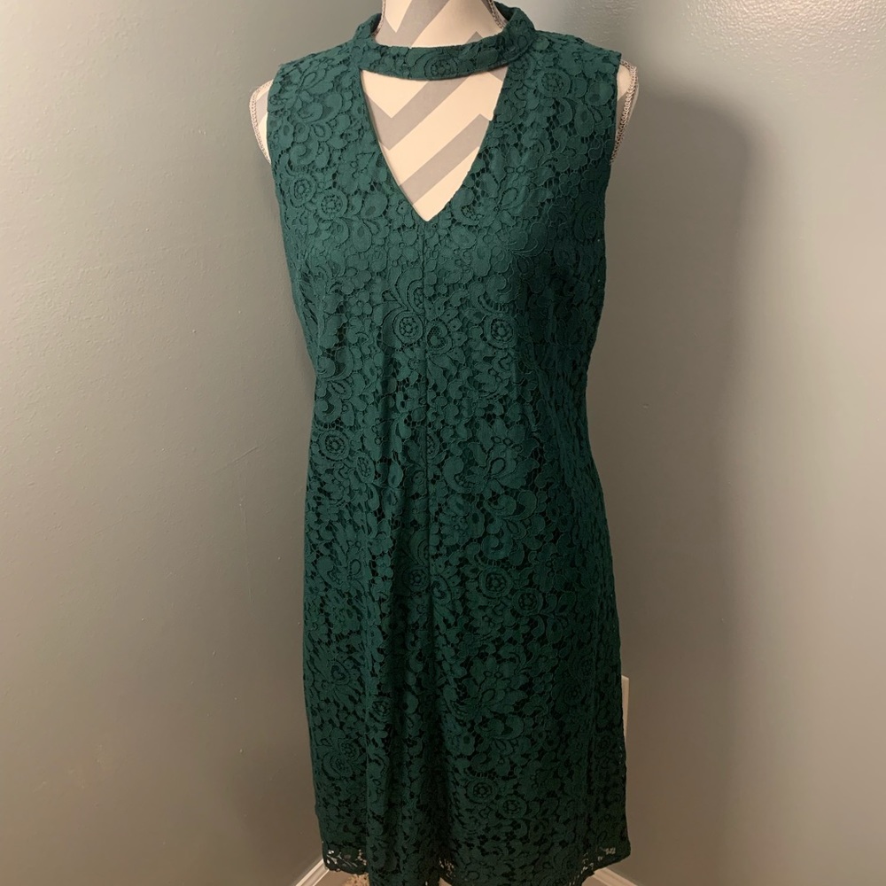 Green Lace Sleeveless Dress with Neck Detail - 10